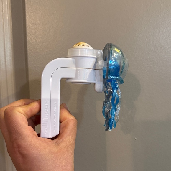 Blue Jellyfish wallflower - Picture 2 of 4